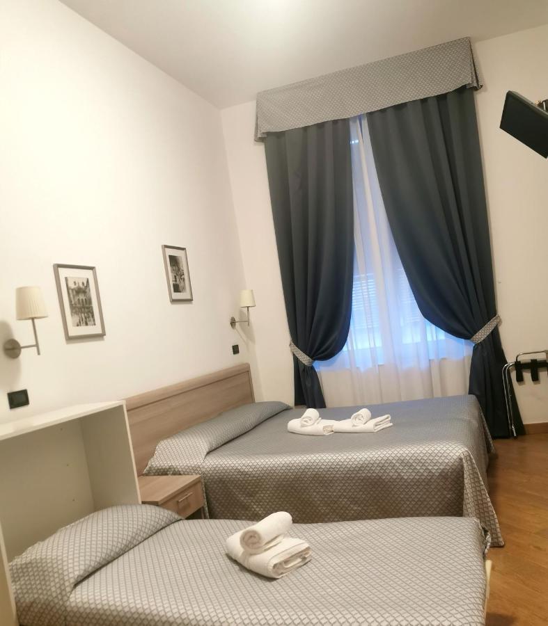 Hotel Chopin Генуа Екстериор снимка